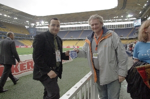 Offizielle unter sich 05-05-fernabahce-stadion_-_offizielle_unter_sich